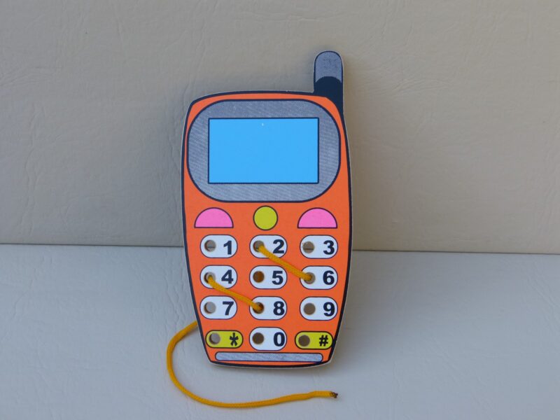 ENHEBRADO TELEFONO CELULAR  146 DY