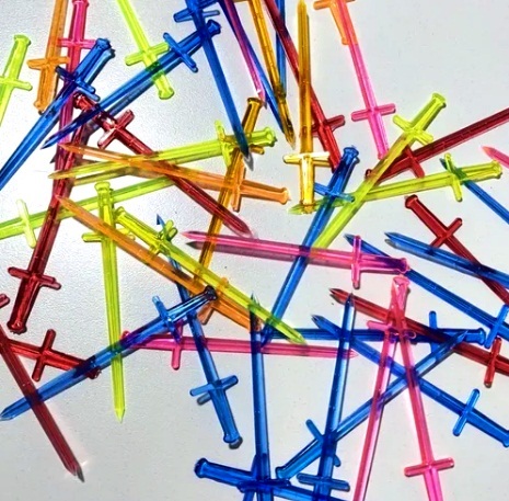 ESPADITAS PLASTICAS DE COLORES BUFFET X100 GRAMOS